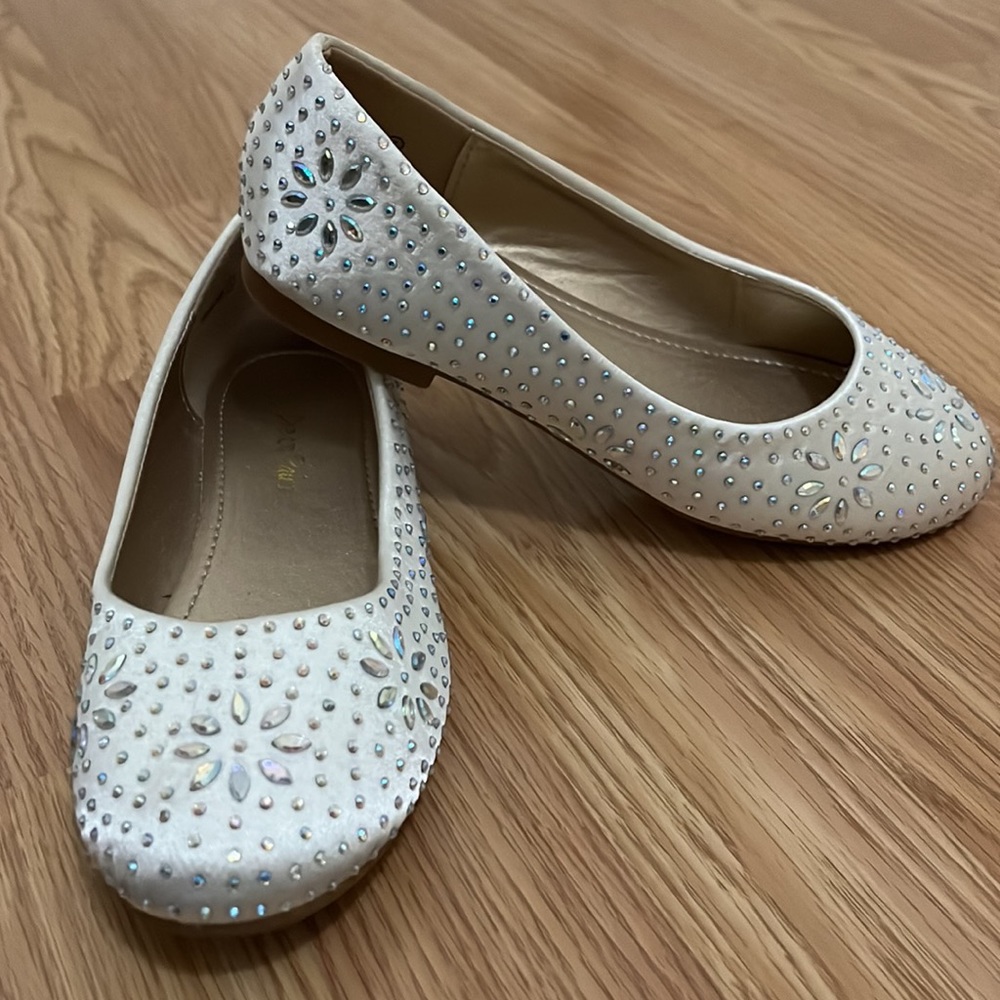 Dream Pairs Jeweled shoes - Picture 12 of 15